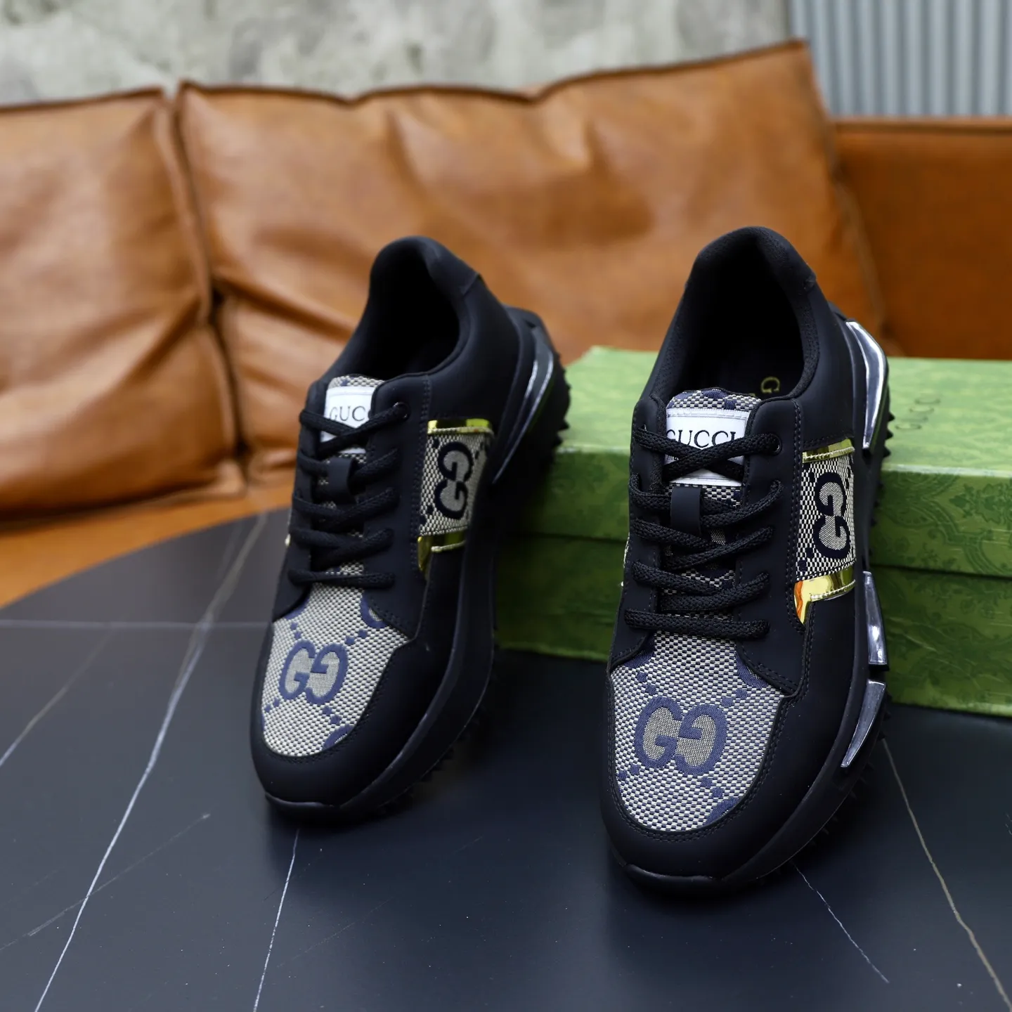 Ex-factory price: 462💰🙅‍♂️🙅‍♂️🙅‍♂️ Brand: GUCCI Standard code: 38-44 (45 customized) Grade: Same as the official website Material: Original material splicing Comfortable and breathable lining Lightweight and wear-resistant sports outsole Style category: Men's fashionable casual shoes Running sneakers Distinguished luxury brand elements Top luxury Color: actual picture color
